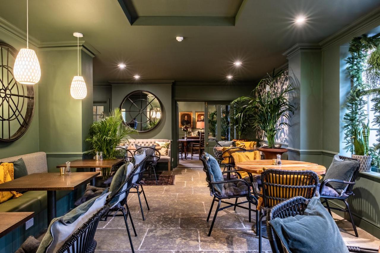 The Black Lion, Long Melford Ngoại thất bức ảnh